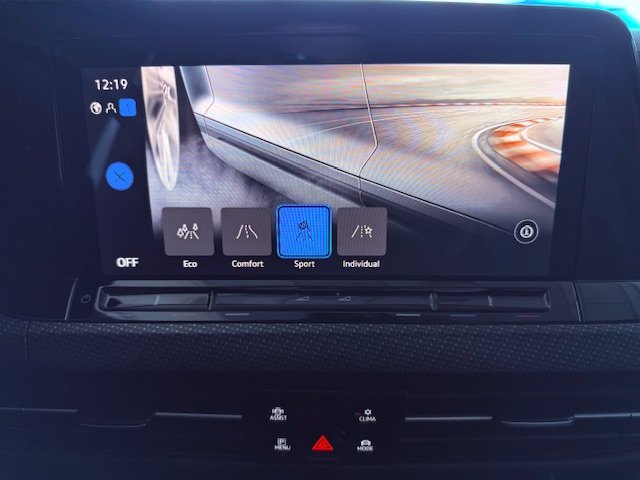 VOLKSWAGEN GOLF VIII 2.0 TDI R-LINE