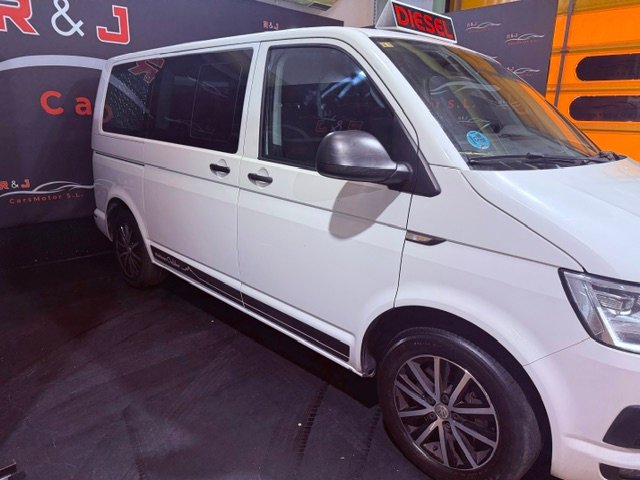 VOLKSWAGEN MULTIVAN 2.0 TDi Advance Bluemotion