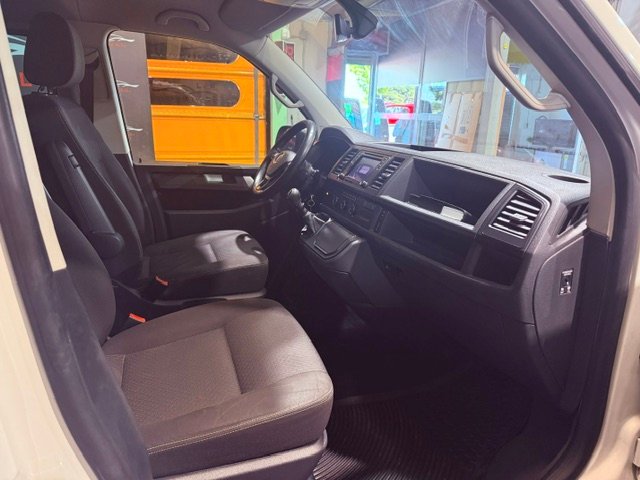 VOLKSWAGEN MULTIVAN 2.0 TDi Advance Bluemotion