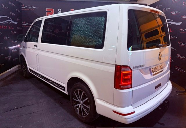 VOLKSWAGEN MULTIVAN 2.0 TDi Advance Bluemotion