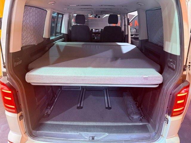 VOLKSWAGEN MULTIVAN 2.0 TDi Advance Bluemotion