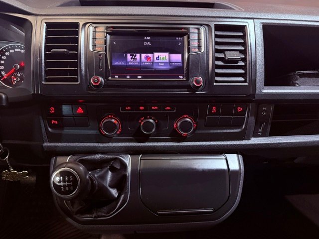 VOLKSWAGEN MULTIVAN 2.0 TDi Advance Bluemotion