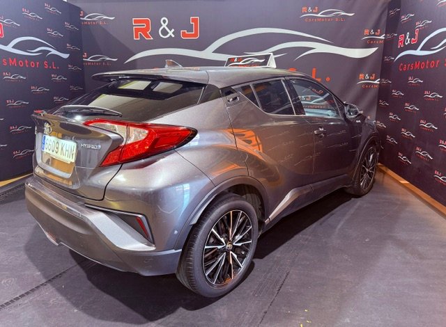 TOYOTA C-HR ADVANCE PACK