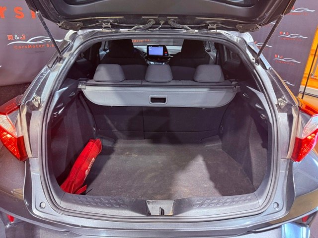 TOYOTA C-HR ADVANCE PACK