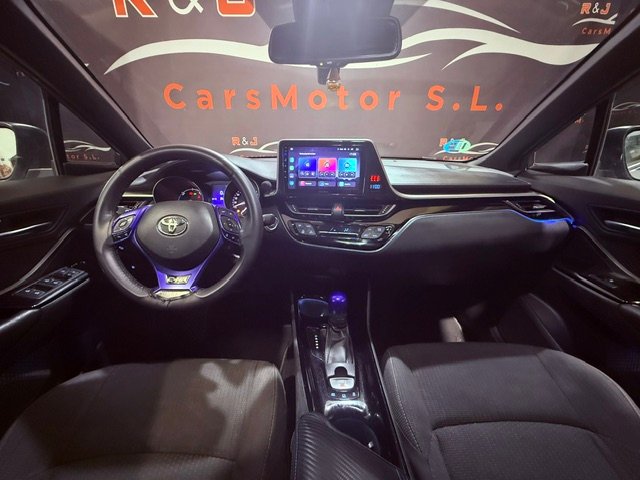 TOYOTA C-HR ADVANCE PACK