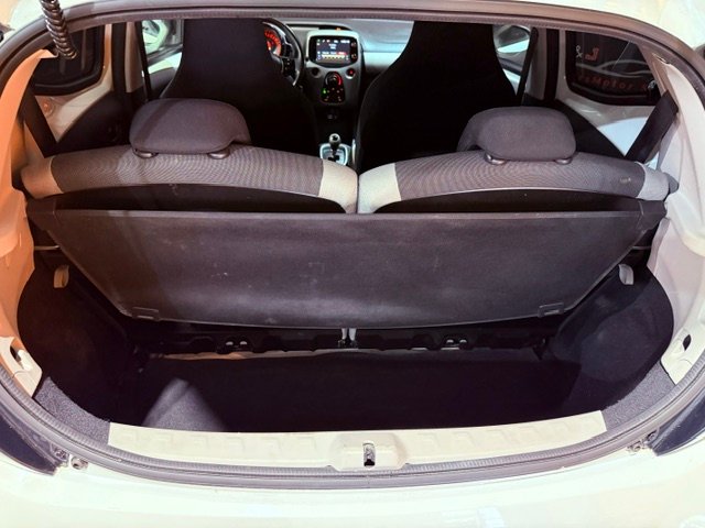 TOYOTA AYGO 1.0 XCLUSIV