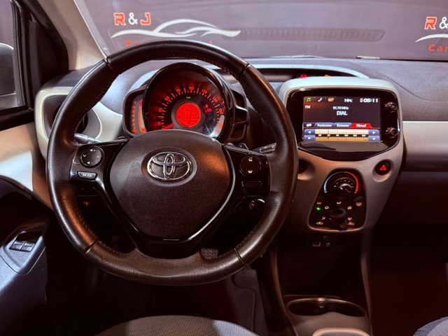 TOYOTA AYGO 1.0 XCLUSIV