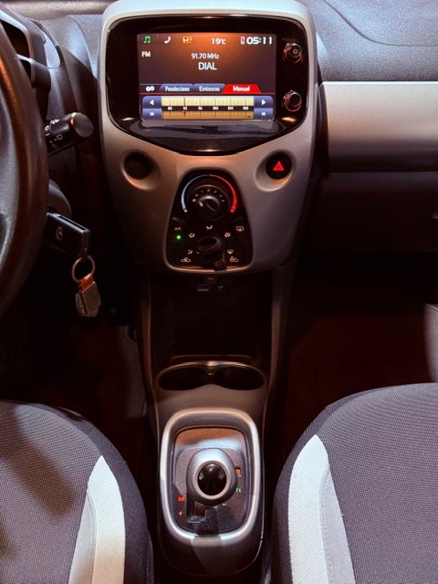 TOYOTA AYGO 1.0 XCLUSIV