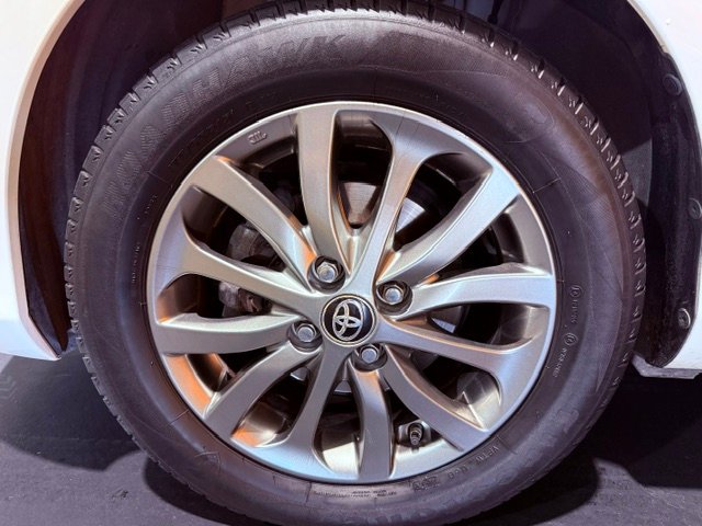 TOYOTA YARIS 1.3 FEEL