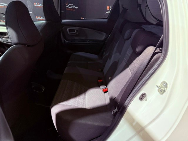 TOYOTA YARIS 1.3 FEEL
