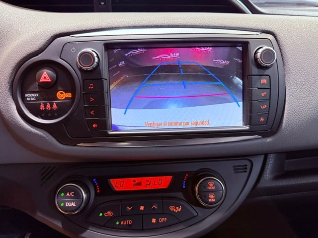 TOYOTA YARIS 1.3 FEEL