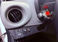 TOYOTA YARIS 1.3 FEEL