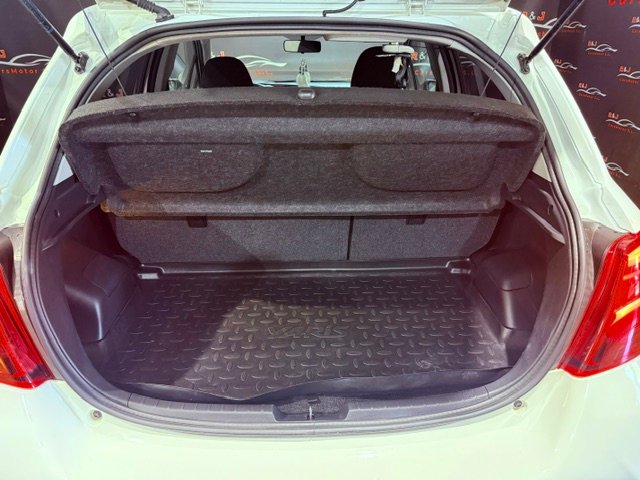 TOYOTA YARIS 1.3 FEEL