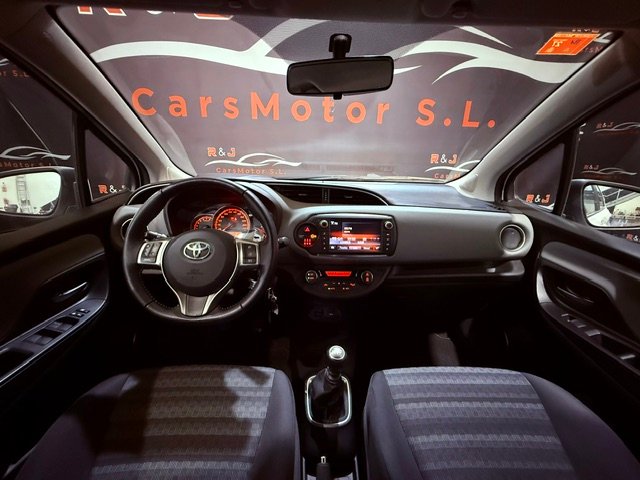 TOYOTA YARIS 1.3 FEEL