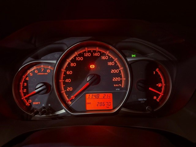 TOYOTA YARIS 1.3 FEEL