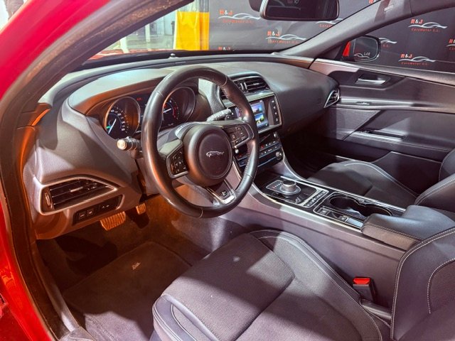 JAGUAR XE RS SPORT