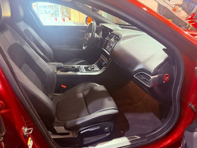 JAGUAR XE RS SPORT