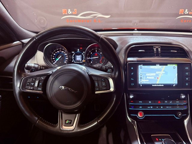 JAGUAR XE RS SPORT