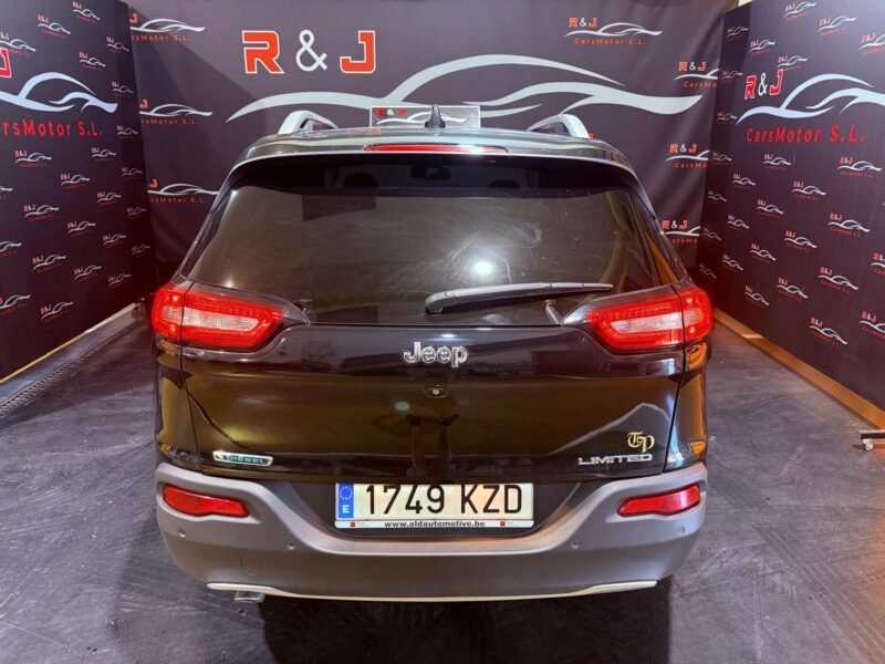 JEEP CHEROKEE 2.2 LONGITUD FWD