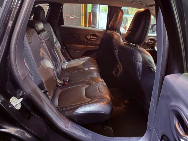 JEEP CHEROKEE 2.2 LONGITUD FWD