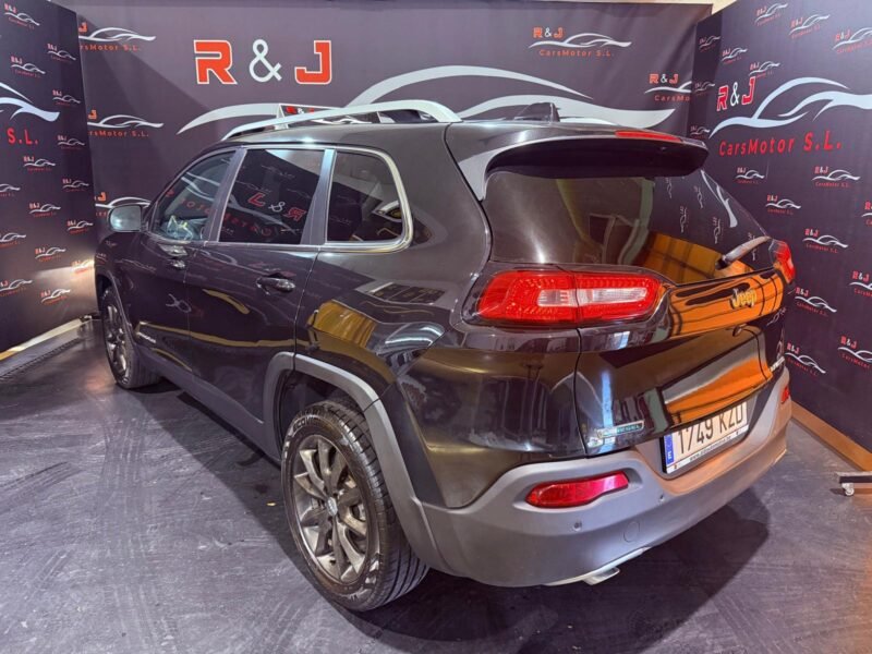 JEEP CHEROKEE 2.2 LONGITUD FWD