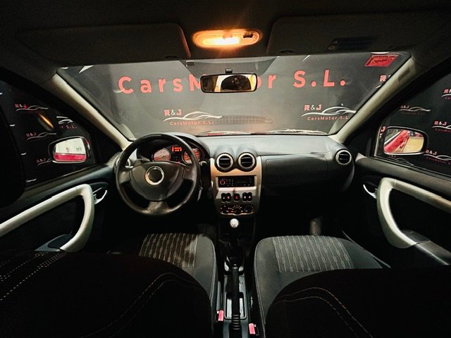 DACIA SANDERO 1.2 LAURATE