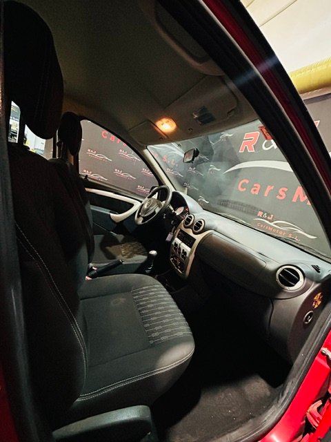 DACIA SANDERO 1.2 LAURATE