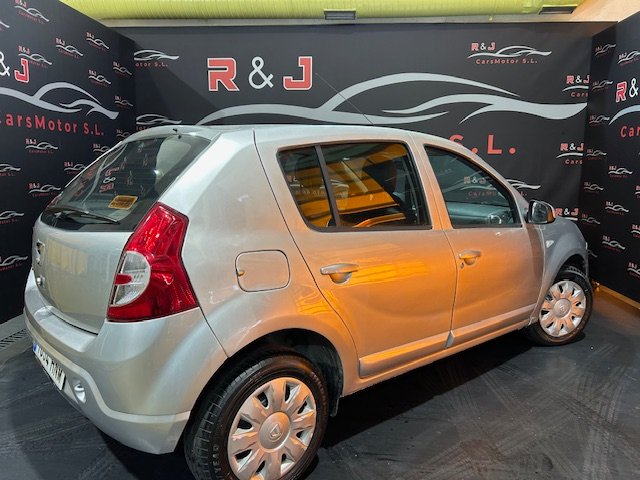DACIA SANDERO 1.2 LAUREATE MUSIC