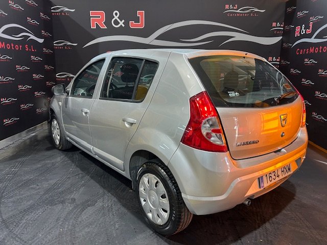 DACIA SANDERO 1.2 LAUREATE MUSIC
