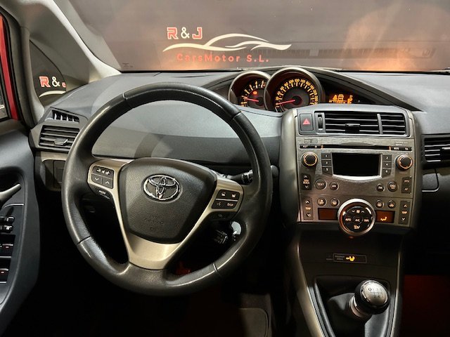 TOYOTA verso 2.0 D-4D Active