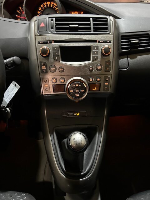 TOYOTA verso 2.0 D-4D Active