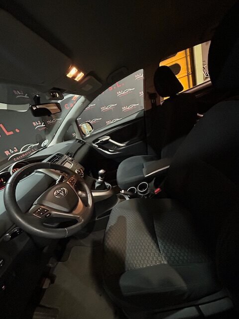 TOYOTA verso 2.0 D-4D Active