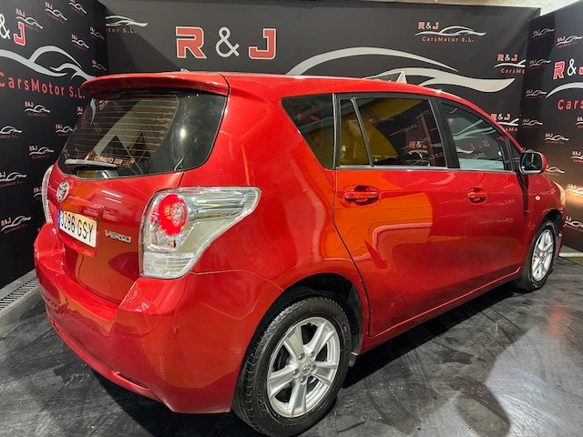 TOYOTA verso 2.0 D-4D Active